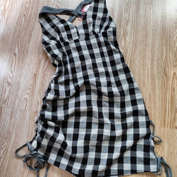 Dresses & Skirts - Black White  Sleeveless Dress